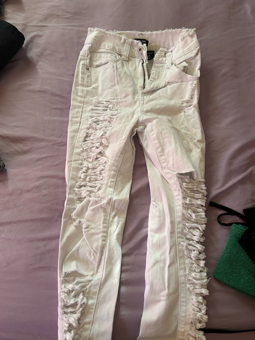 Distressed White Women's Skinny Jeans